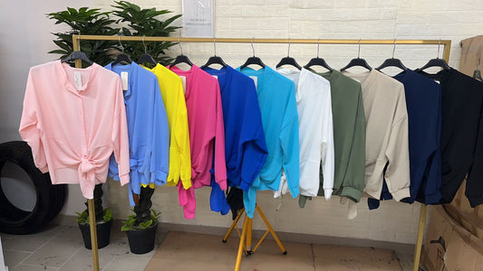 Blusa Nodo Frontale – Il Must-Have che Illumina Ogni Look ✨